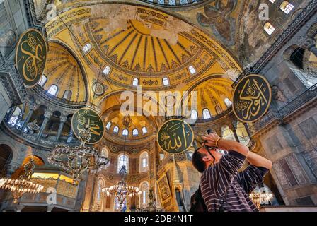 Istanbul, Türkei. Haghia Sophia oder Hagia Sophia oder Ayasofya. Erbaut als Kirche im 6. Jahrhundert, als Moschee von 1453, ein Museum von 1935 un Stockfoto