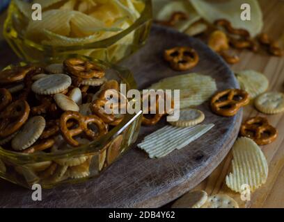 Viele salzige Snacks mischen sich Stockfoto