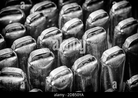 Kuhglocken Metall Handwerk, Detail der Handwerkskunst in Bronze Stockfoto