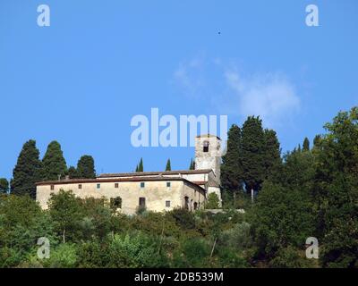 Villa in der Toskana, zwischen Weinbergen und Olivenhainen ein Stockfoto