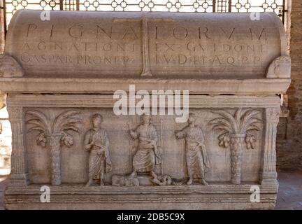 Ravenna, Italien - Sept 11, 2019: Das monumentale Grabmal des berühmtesten italienischen Dichter Dante Alighieri in Ravenna, Emilia Romagna, Italien. Stockfoto