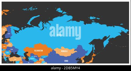 Politische Karte von Russland und den umliegenden europäischen und asiatischen Ländern. Vierfarbige Karte mit weißen Etiketten auf dunkelgrauem Hintergrund. Vektorgrafik Stock Vektor
