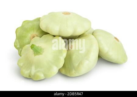 Grüner Pattypan Squash isoliert auf weißem Hintergrund, Beschneidungspfad und volle Schärfentiefe Stockfoto