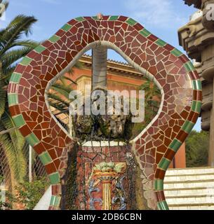 Mosaikbrunnen Park Guell in Barcelona, Spanien Stockfoto