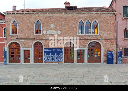 Burano, Italien - 10. Januar 2017: Merletto Museum auf der Insel Burano in Venedig, Italien. Stockfoto