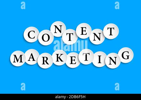 Content-Marketing-Inschrift bestehend aus Papierrädern mit Schatten, digitales Marketing, Social-Media-Werbung, Vektor-kommerzielle Symbole Stock Vektor