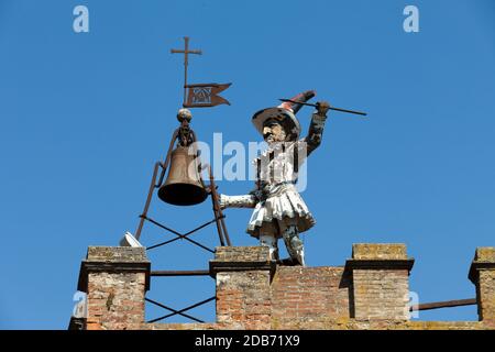 Torre Della Pulcinella Clocktower, Montepulciano, Italien. Stockfoto