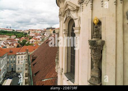 Blick von der Spitze der Nikolaikirche in Mala strana Stockfoto