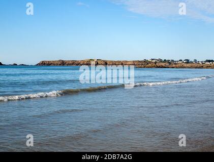 Strand des berühmten Ferienortes Saint Malo in der Bretagne, Frankreich Stockfoto