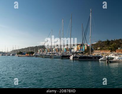 Boote in der Marina in Albufeira, Algarve, Portugal Stockfoto