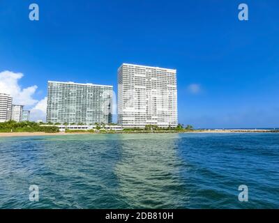 Stadtbild von Ft. Lauderdale, Florida, mit Strand und Eigentumswohnungen Stockfoto