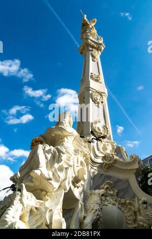 TRIER, DEUTSCHLAND - 13. September 2019 - der Sankt Georgsbrunnen (kurz: Georgsbrunnen) ist ein Brunnen im Trierer Stadtteil Gartenfeld. Es gilt als o Stockfoto