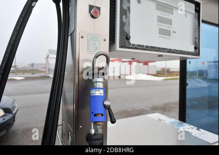 FordonsGas Sverige ab CNG-Tankstelle in Falkoping, Västra Götaland, Schweden. 14. Dezember 2013 © Wojciech Strozyk / Alamy Stockfoto Stockfoto