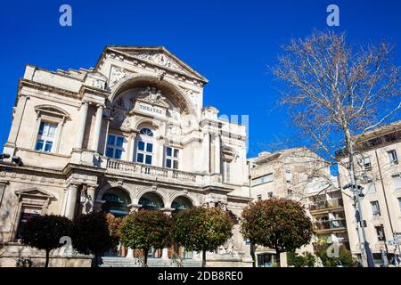 AVIGNON, FRANKREICH - MÄRZ 2018: Opera Grand Avignon Theater am Place de l'Horloge in Avignon Frankreich Stockfoto
