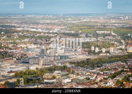 Stuttgart 21 Bau mit altem Hauptbahnhof und Stadt Stockfoto