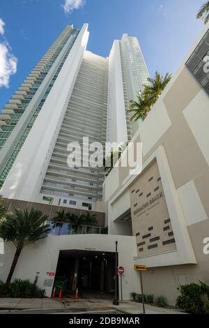 MIAMI, FL, USA - 15. NOVEMBER 2020: Biscayne Beach Miami Residences Building Stockfoto