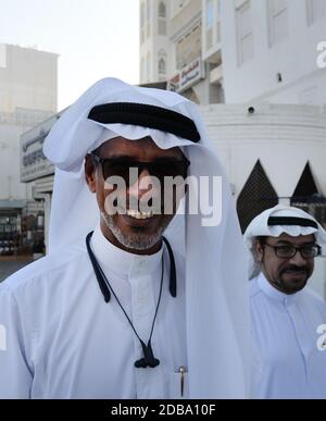 Saudi-arabische Männer tragen traditionelle Keffiyeh. Stockfoto