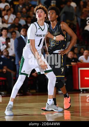 Ontario, Kalifornien. März 2017. LaMelo Ball #1 in Aktion während der Vorbereitung Basketball Spiel.die CIF State Southern Regional Playoff Spiel Jungen Vorbereitung Basketball Spiel Lake Balboa Birmingham vs Chino Hills in Colony High School in Ontario California.Mandatory Bildnachweis: Louis Lopez/Modern Exposure/ Cal Sport Media/Alamy Live News Stockfoto