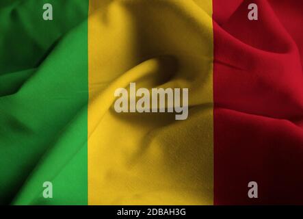 Nahaufnahme der Flagge von Ruffled Mali, Flagge von Mali weht im Wind Stockfoto