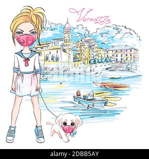 Vector niedlichen blonden Mädchen zu Fuß einen Hund während Coronavirus COVID-19 Quarantäne in Vernazza, Ligurien, Italien. Mädchen und Hund in Schutzmasken. Stockfoto