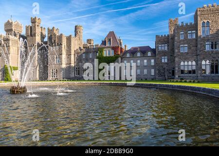 Ashford Castle. Eine mittelalterliche Burg, erbaut 1228. Mayo, Irland. Europa. Stockfoto