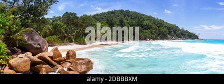 Strand Anse Georgette Praslin Insel Seychellen Panoramablick Urlaub Meer Wasser Stockfoto