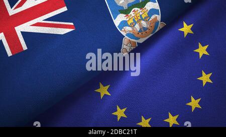 Falkland-Inseln und Europäische Union zwei Flaggen Textiltuch, Stoff Textur Stockfoto