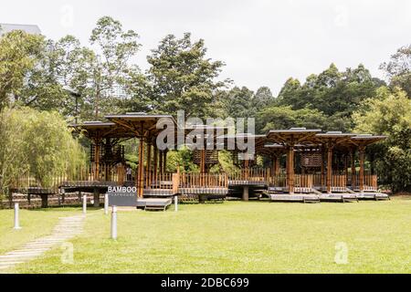 Bamboo Playhouse in den Perdana Botanical Gardens Lake Gardens in Kuala Lumpur, Malaysia. Stockfoto