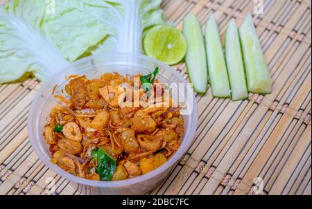 Kräuterpaste, würziges und frisches Gemüse sind Thai-Gerichte. Stockfoto