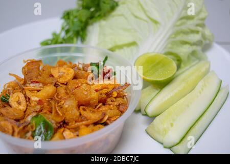 Kräuterpaste, würziges und frisches Gemüse sind Thai-Gerichte. Stockfoto
