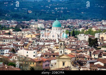 Große Synagoge von Florenz und die Aussicht auf die schöne Stadt Florenz von Michelangelo Platz Stockfoto