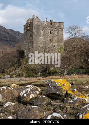 Die Ruinen von Moy Castle in Lochbuie auf der Insel Von Mull, die innerhalb der Inneren Hebriden Schottland enthalten ist VEREINIGTES KÖNIGREICH Stockfoto