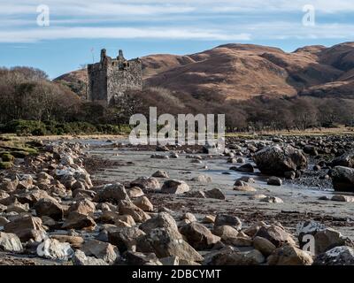 Die Ruinen von Moy Castle in Lochbuie auf der Insel Von Mull, die innerhalb der Inneren Hebriden Schottland enthalten ist VEREINIGTES KÖNIGREICH Stockfoto