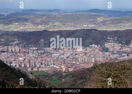 Blick auf die Stadt bilbao von oben Stockfoto