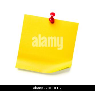 Gelber Aufkleber roter Druckknopf mit gewellter Ecke auf weißem Hintergrund. Vorderansicht. Draufsicht. Nahaufnahme. Stock Foto Stockfoto