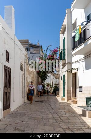 Polignano a Mare, Italien - 17. September 2019: Das charmante und romantische Altstadt von Polignano a Mare und Apulien, Süditalien Stockfoto
