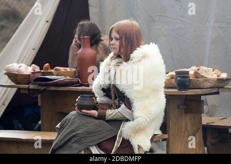 Krakau, Polen - Apr 7, 2015: Unbekannter Teilnehmer des Rekawka - polnische Tradition, in Krakau am Dienstag nach Ostern gefeiert. Derzeit hat die Stockfoto