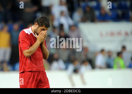 Liberec, Tschechische Republik. Juli 2013. Die Europäische Fußball-Liga, 2. Qualifikationsrunde, FC Slovan Liberec gegen FC Skonto Riga, 1:0, Liberec, Tschechische Republik, am Donnerstag, 25. Juli 2013. Traurige Fußballer von Skonto Riga nach dem Verlust Fußballspiel. *** Lokale Bildunterschrift: Slavek Ruta/ZUMA Wire/Alamy Live News Stockfoto