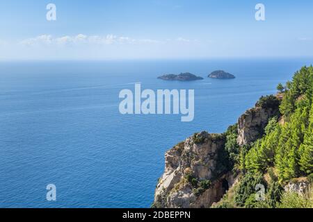 Amalfiküste, Italien. Unglaubliche Straße und Landschaft. Stockfoto