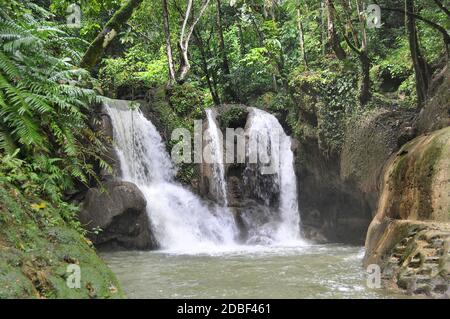 Mag-Aso-Wasserfälle bei Antequera auf Bohol auf den Philippinen Stockfoto