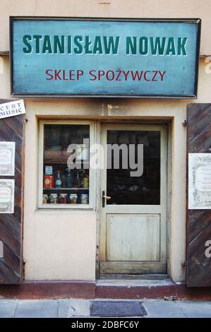 Shop Eingang in Kazimierz Jüdisches Viertel in Krakau, Polen Stockfoto