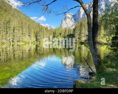 Grüner See Österreich, temporärer See mit Schmelzwasser in Österreich Stockfoto