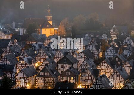 Freudenberg, der „Alte Flecken“ ganz in Fachwerkbauweise errichtete Innenstadt Stockfoto