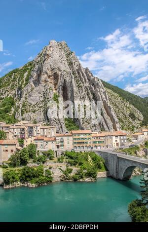 Das Dorf von Sisteron in Alpes-de-Haute-Provence in Südfrankreich Stockfoto