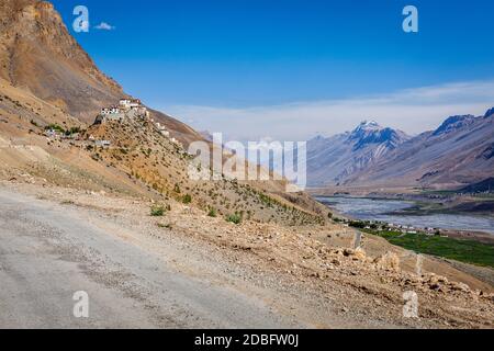 Straße zum Ki-Kloster. Spiti Valley, Himachal Pradesh, Indien Stockfoto