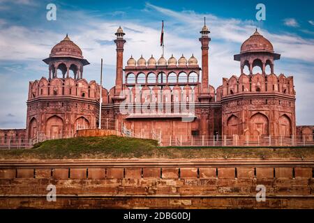 Lahori Tor der roten Festung Lal Qila im 17. Jahrhundert von Mughal König Shah Jahan UNESCO-Weltkulturerbe gebaut. Old Delhi, Indien Stockfoto