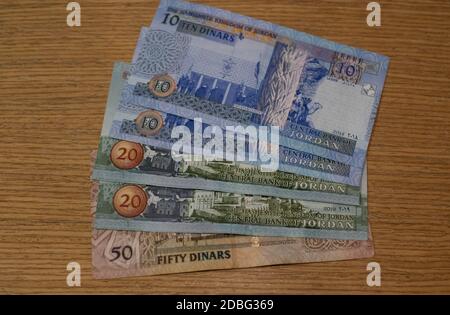 Jordanischer Dinar-Papiergeld. Jordanische Banknoten in Landeswährung. Stockfoto