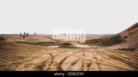 Ein Tourist in der Beer Sheva Wüste Stockfoto