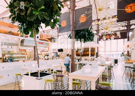 Sevilla, Spanien. Lebensmittelmarkt und Restaurant Mercado Gourmet Lonja Del Barranco in Sevilla, Spanien Stockfoto