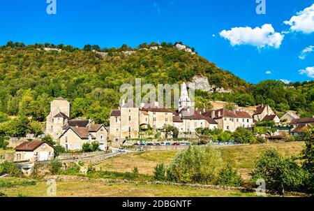 Dorf Baume-les-Messieurs in Frankreich Stockfoto